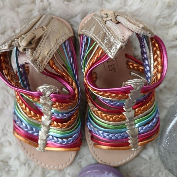 TODDLERS 3 PAIR SHOES - Picture 6 of 7